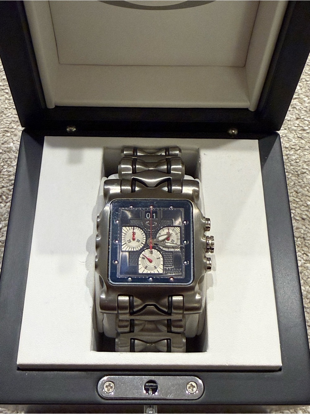 Oakley Minute Machine Titanium Watch Black Dial w/Box, Travel Case & Extra Links